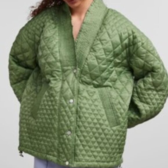 YAS spring jacket. Soft green. Very light. Perfect for colder summer days. - Picture 2 of 8